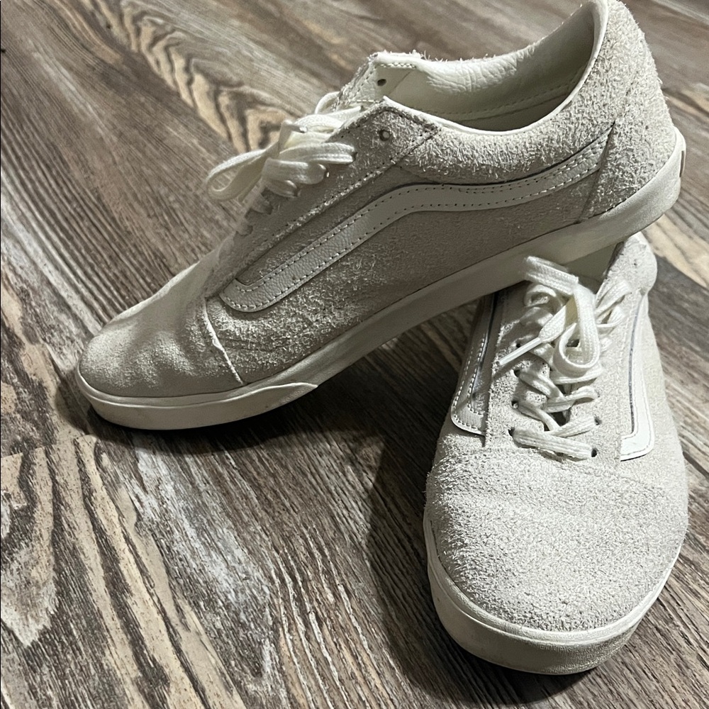 VANS White Suede Sneakers WEEKEND SALE 🤩